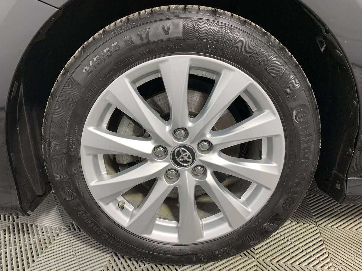 Toyota Camry с пробегом — 2019 год. Фото: #16