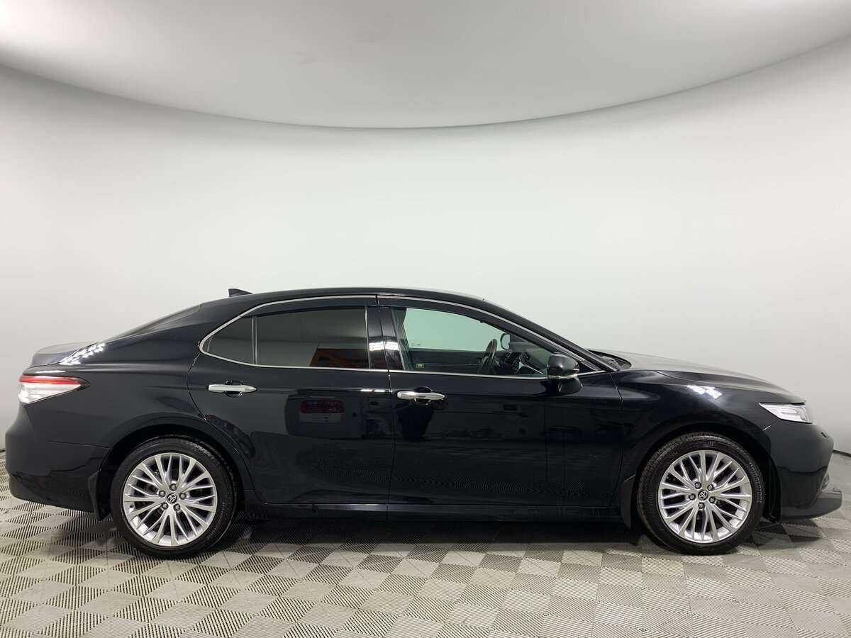 Toyota Camry с пробегом — 2020 год. Фото: #2