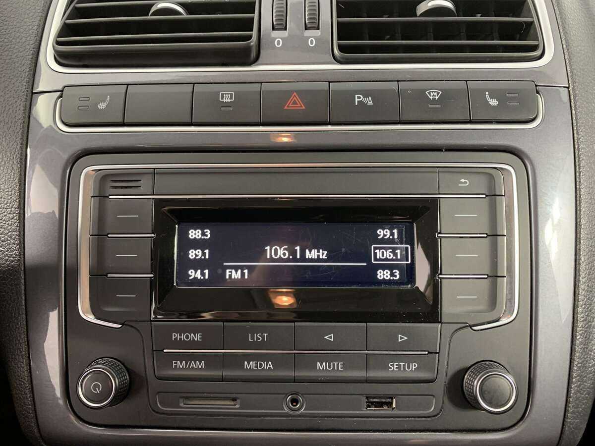 Volkswagen Polo с пробегом — 2020 год. Фото: #8