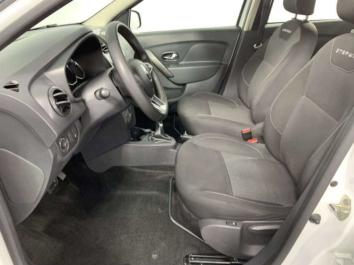 Renault Logan с пробегом — 2020 год. Фото: #15