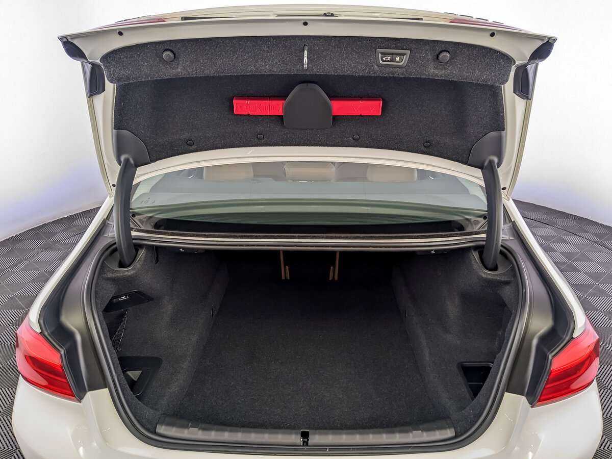 BMW 5 серии с пробегом — 2017 год. Фото: #9