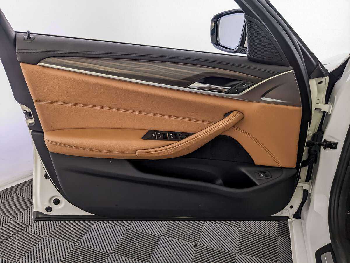 BMW 5 серии с пробегом — 2017 год. Фото: #13