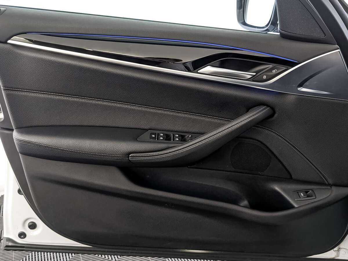 BMW 5 серии с пробегом — 2017 год. Фото: #14