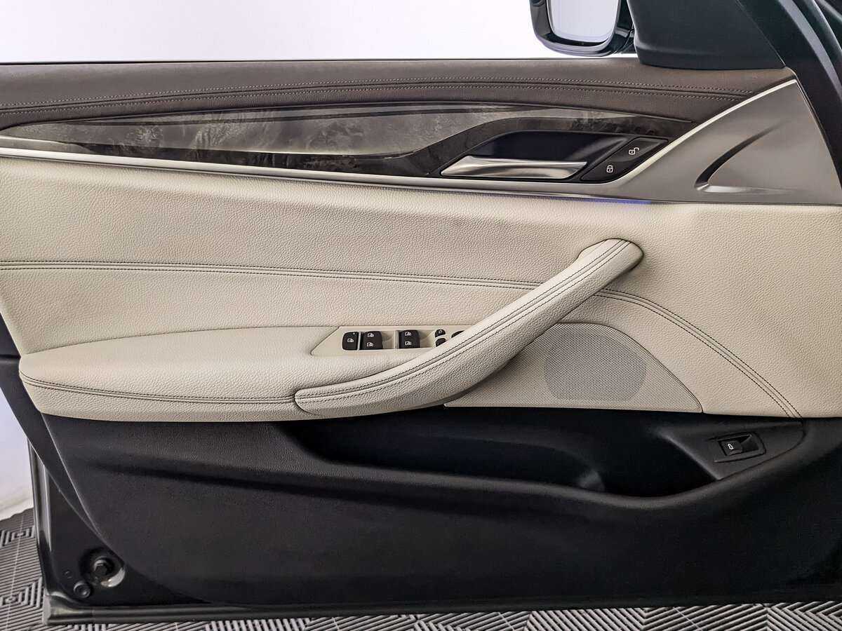 BMW 5 серии с пробегом — 2017 год. Фото: #14