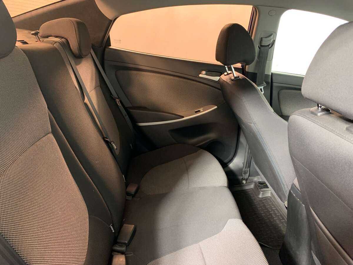 Hyundai Solaris с пробегом — 2013 год. Фото: #14