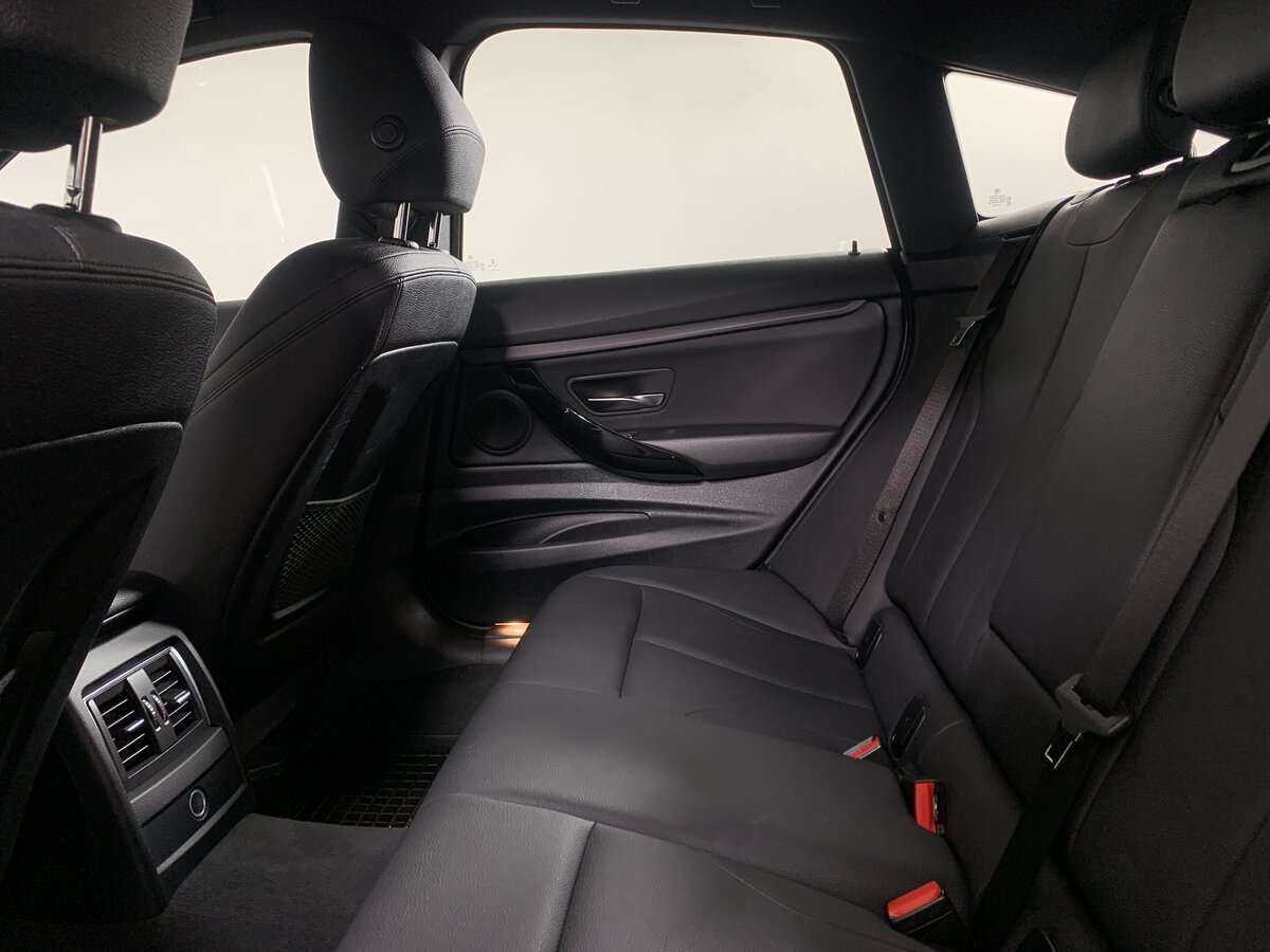 BMW 3 серии с пробегом — 2017 год. Фото: #15