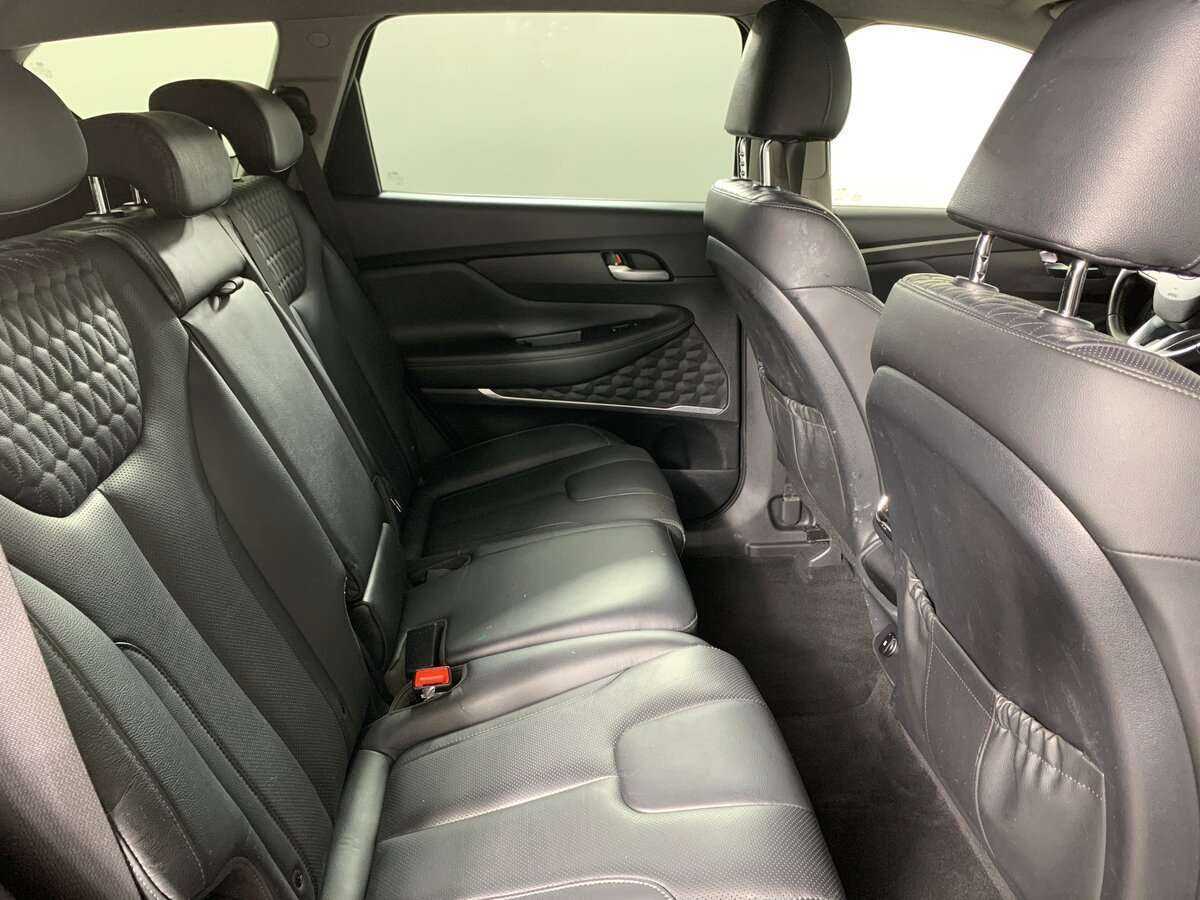 Hyundai Santa Fe с пробегом — 2018 год. Фото: #14