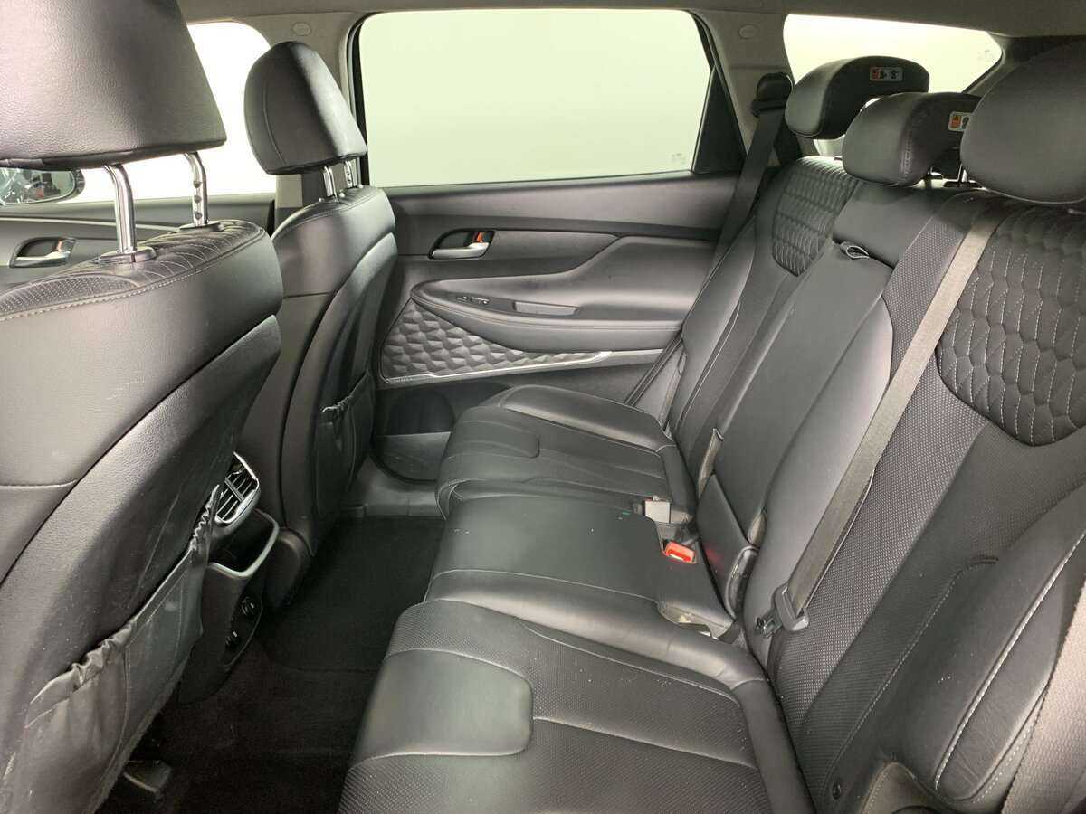 Hyundai Santa Fe с пробегом — 2018 год. Фото: #15