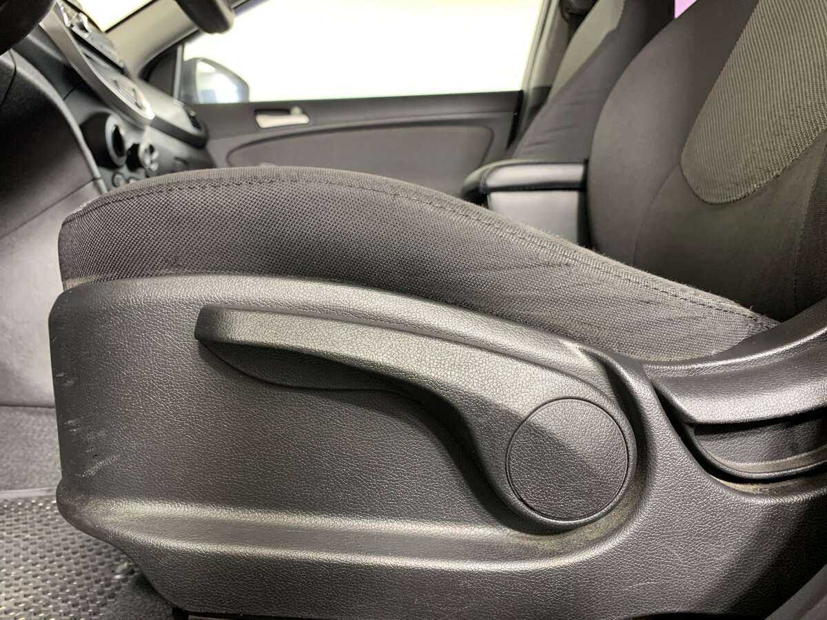 Hyundai Solaris с пробегом — 2012 год. Фото: #13