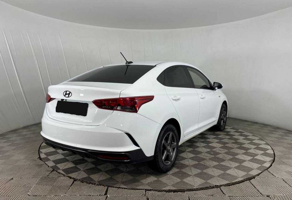 Hyundai Solaris с пробегом — 2021 год. Фото: #4
