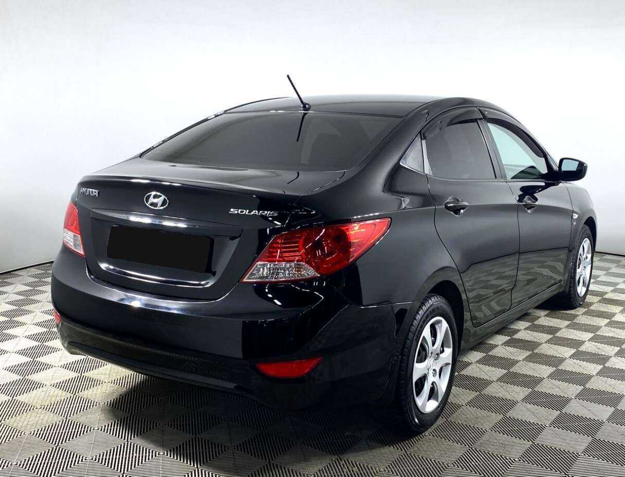 Hyundai Solaris с пробегом — 2013 год. Фото: #4