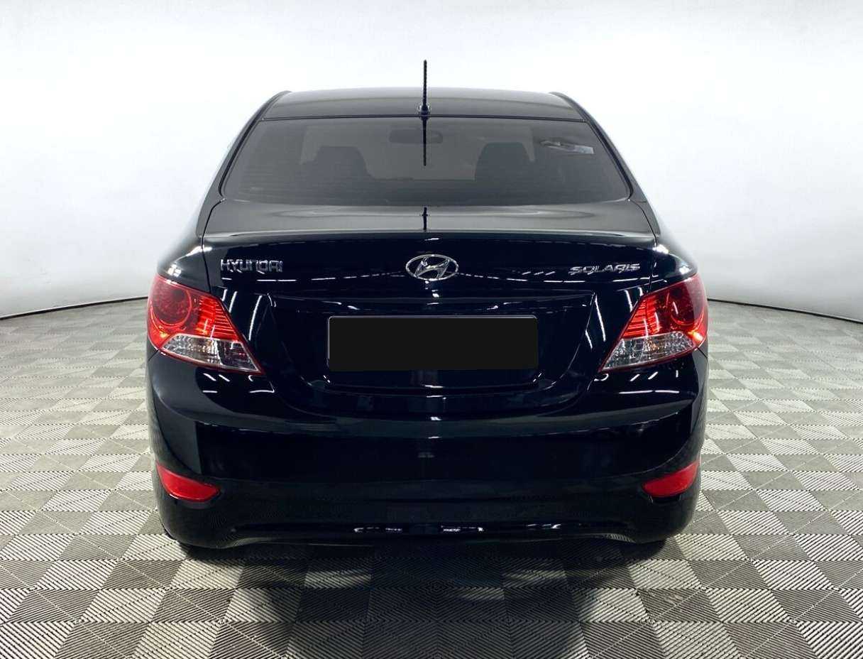 Hyundai Solaris с пробегом — 2013 год. Фото: #5