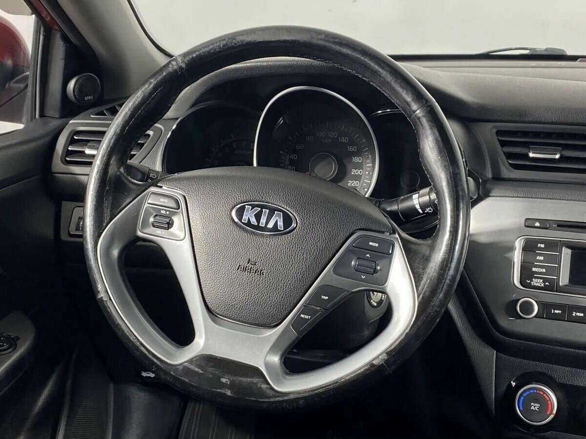 Kia Rio с пробегом — 2016 год. Фото: #11