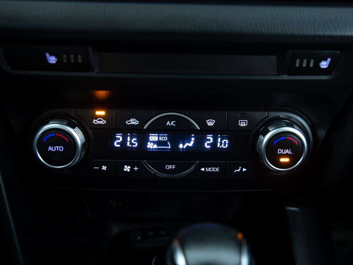 Mazda 3 с пробегом — 2014 год. Фото: #14