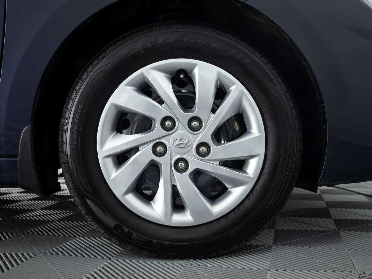 Hyundai Elantra с пробегом — 2020 год. Фото: #9