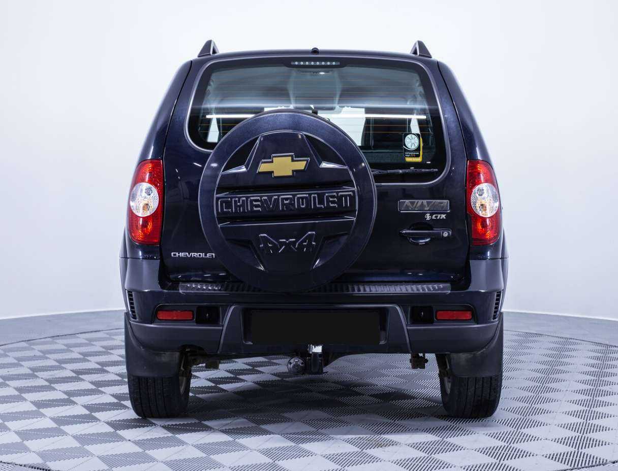 Chevrolet Niva с пробегом — 2015 год. Фото: #3