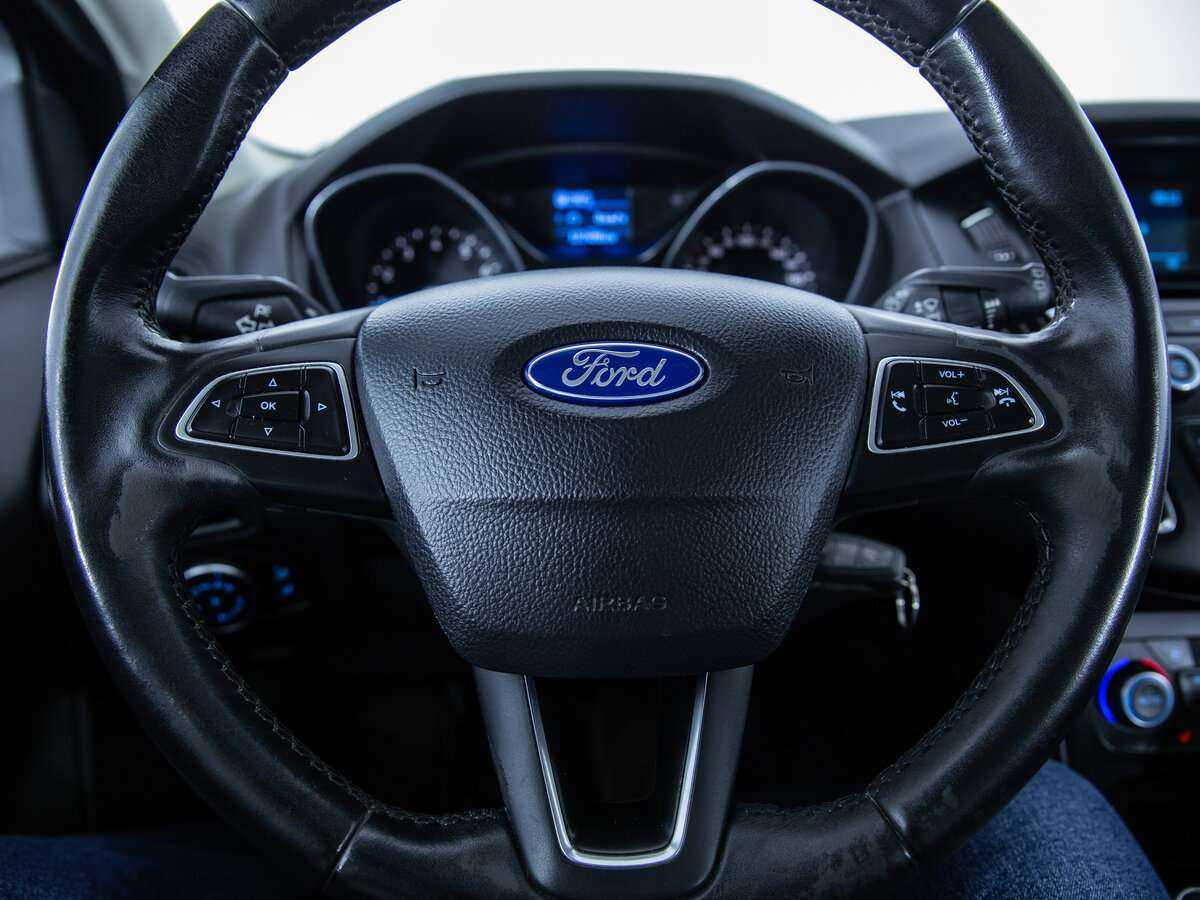 Ford Focus с пробегом — 2015 год. Фото: #12