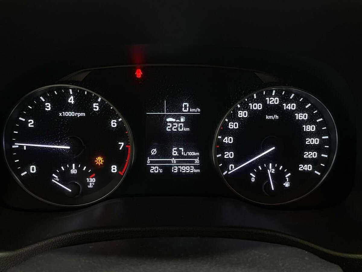 Hyundai Elantra с пробегом — 2016 год. Фото: #9