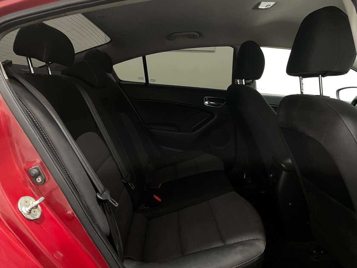 Kia Cerato с пробегом — 2013 год. Фото: #7