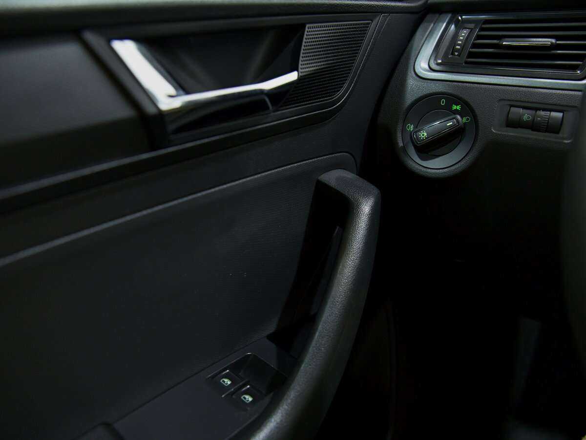 Skoda Rapid с пробегом — 2018 год. Фото: #7