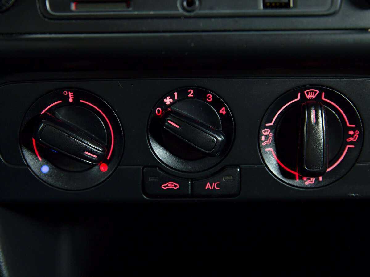 Volkswagen Polo с пробегом — 2019 год. Фото: #12