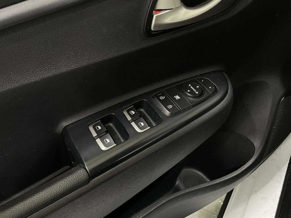 Kia Rio с пробегом — 2020 год. Фото: #6