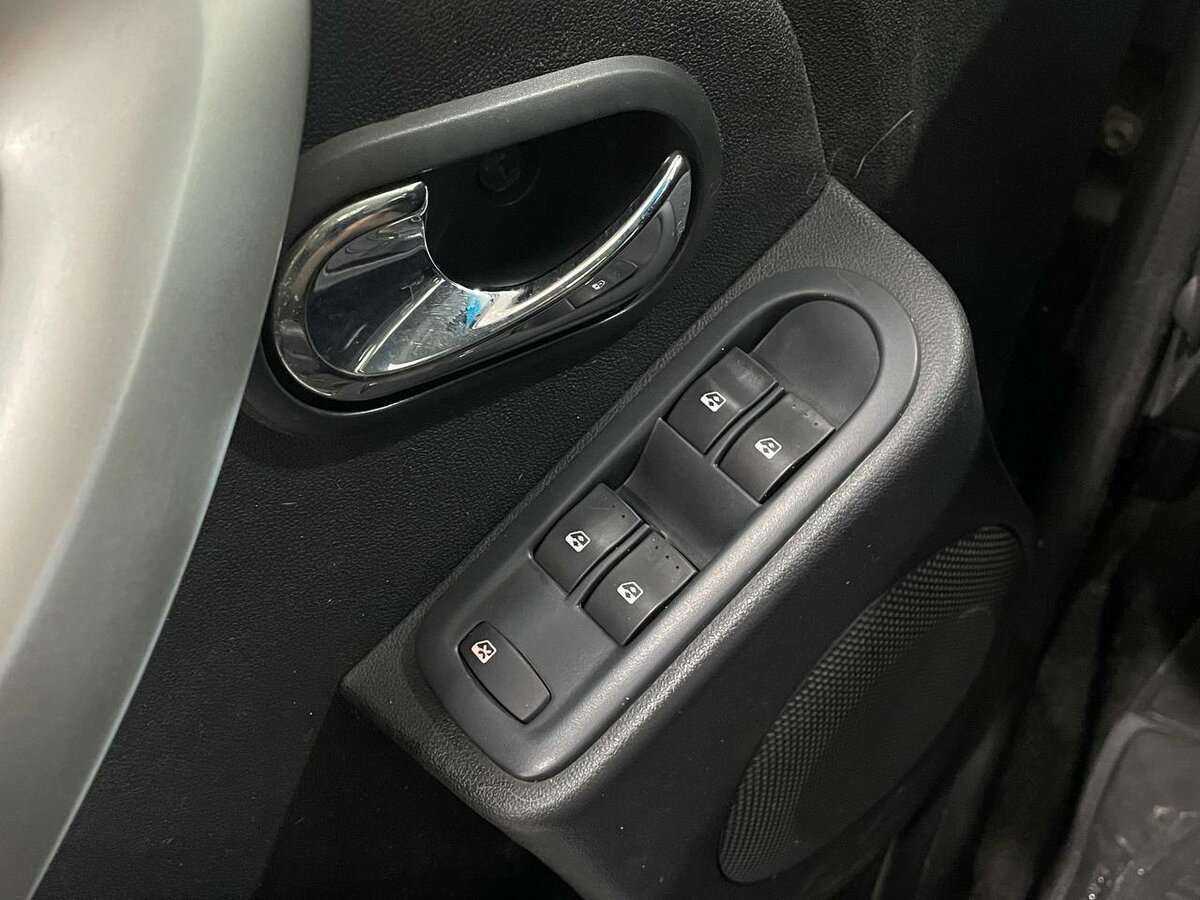 Nissan Terrano с пробегом — 2015 год. Фото: #10