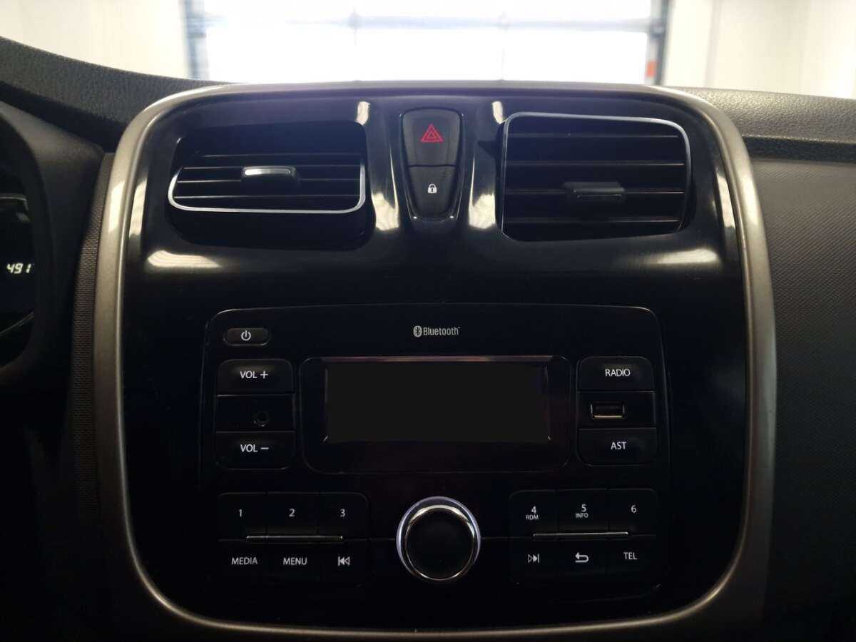 Renault Sandero с пробегом — 2019 год. Фото: #9