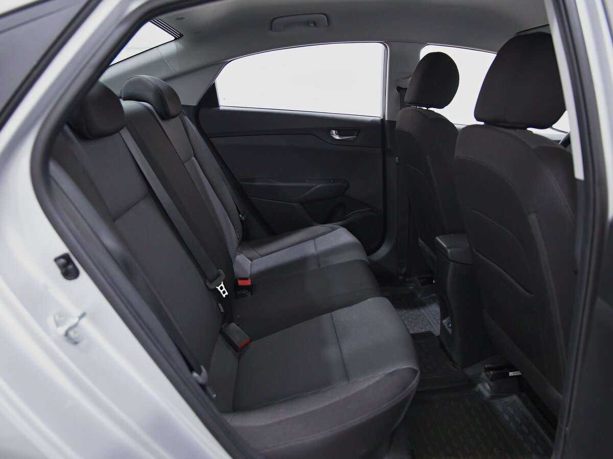 Hyundai Solaris с пробегом — 2021 год. Фото: #4