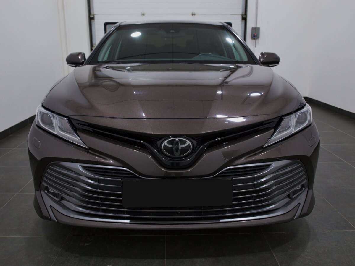 Toyota Camry с пробегом — 2020 год. Фото: #1