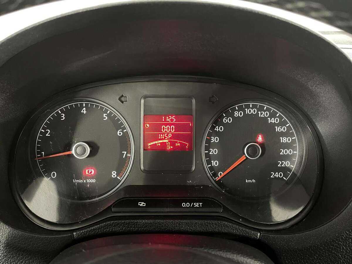 Volkswagen Polo с пробегом — 2013 год. Фото: #8