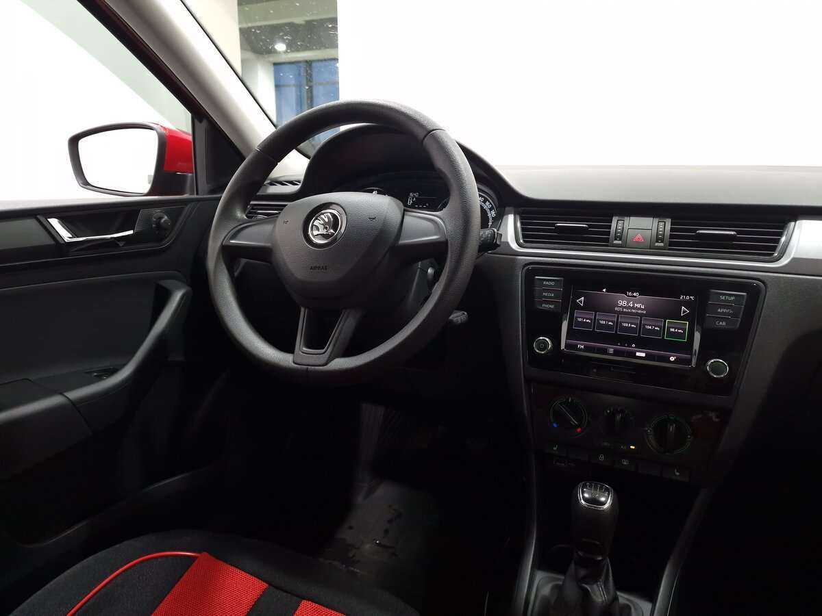 Skoda Rapid с пробегом — 2019 год. Фото: #6
