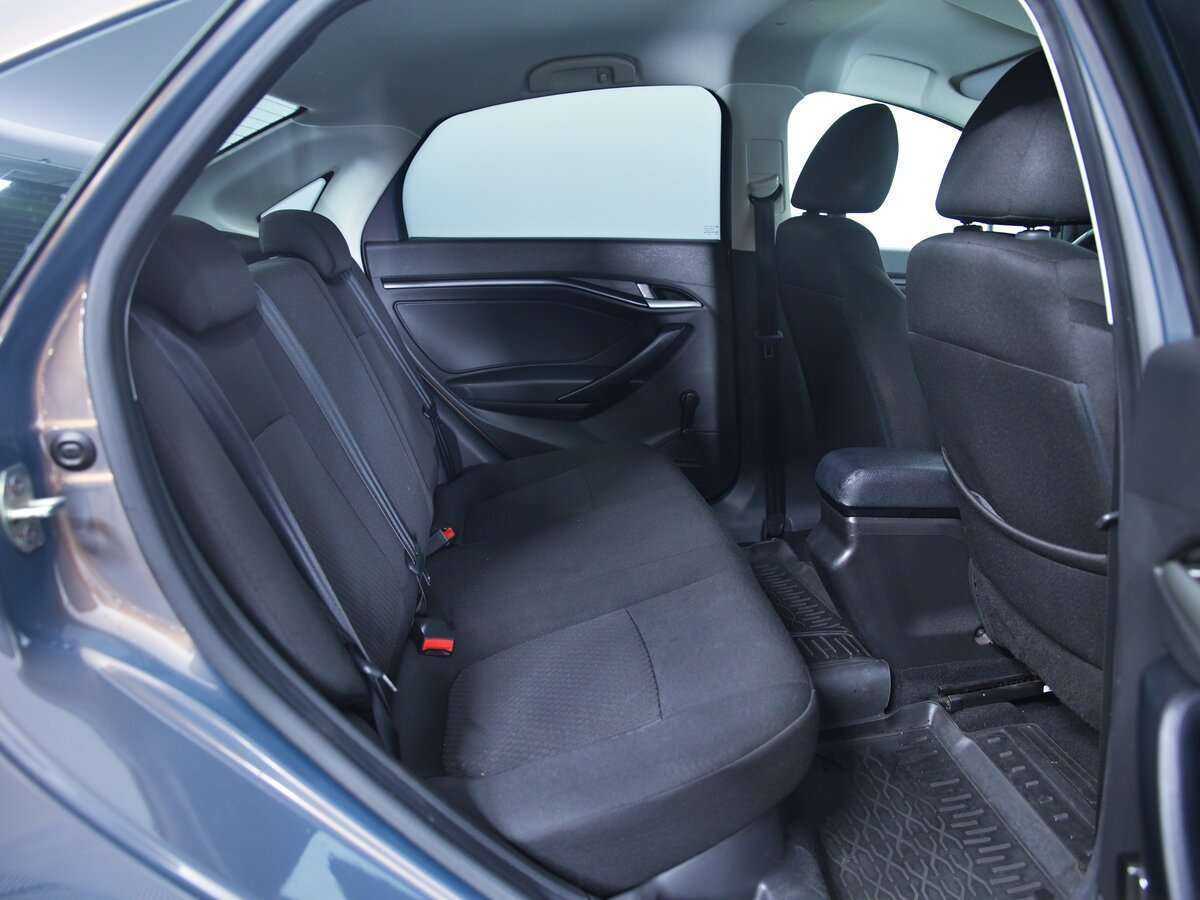 Lada (ВАЗ) Vesta с пробегом — 2019 год. Фото: #16