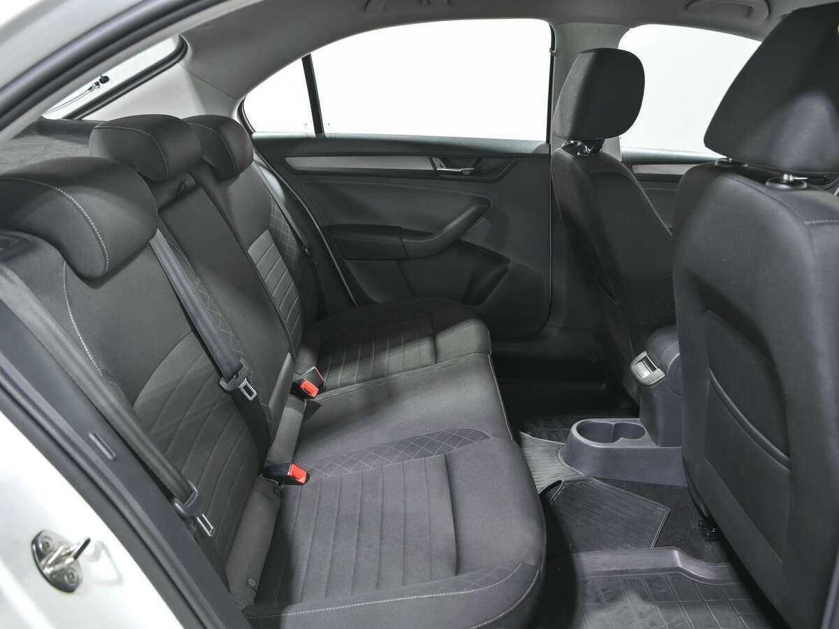 Skoda Rapid с пробегом — 2019 год. Фото: #14
