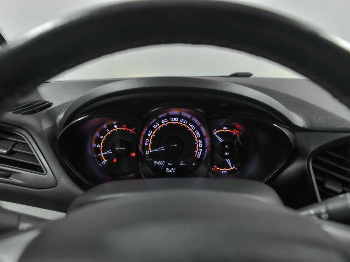 Lada (ВАЗ) Vesta с пробегом — 2020 год. Фото: #6