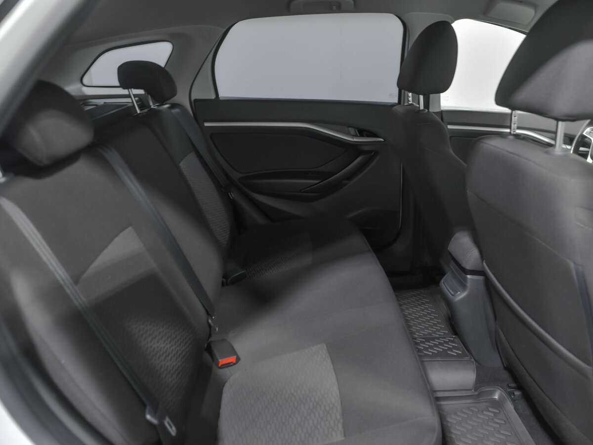 Lada (ВАЗ) Vesta с пробегом — 2020 год. Фото: #11