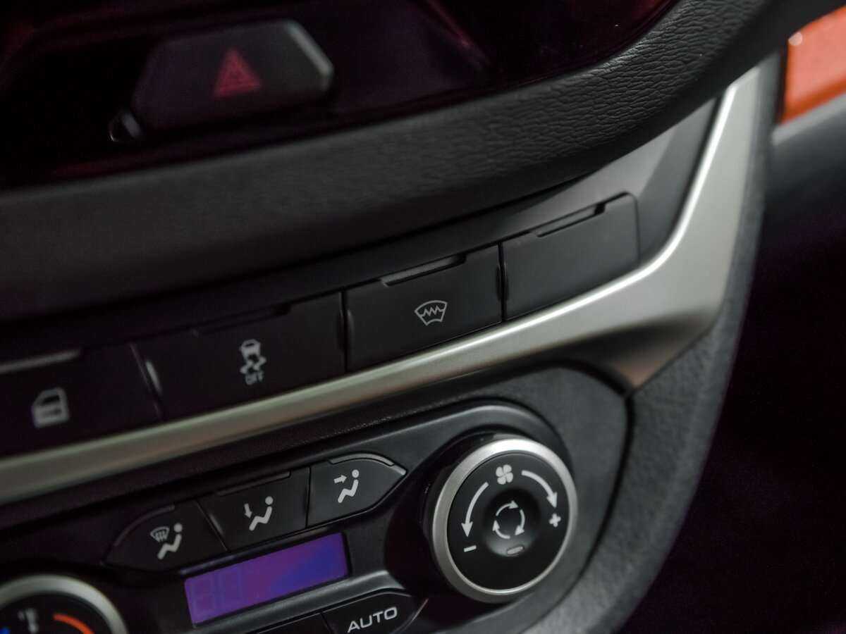 Lada (ВАЗ) Vesta с пробегом — 2020 год. Фото: #9