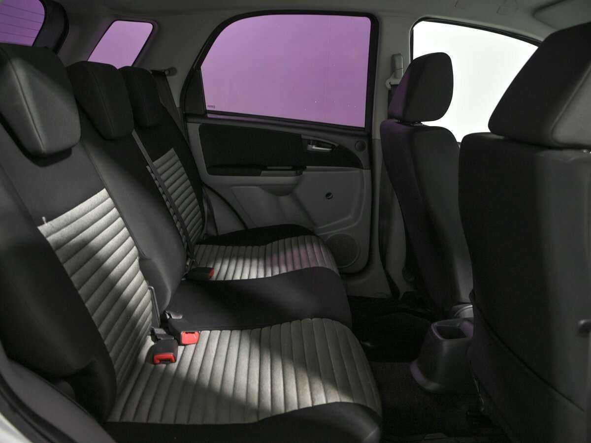 Suzuki SX4 с пробегом — 2013 год. Фото: #12