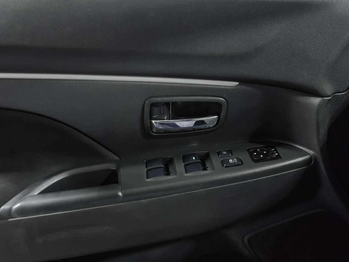 Mitsubishi ASX с пробегом — 2012 год. Фото: #10