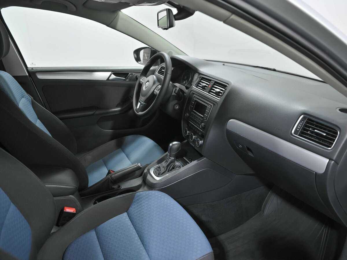 Volkswagen Jetta с пробегом — 2013 год. Фото: #15