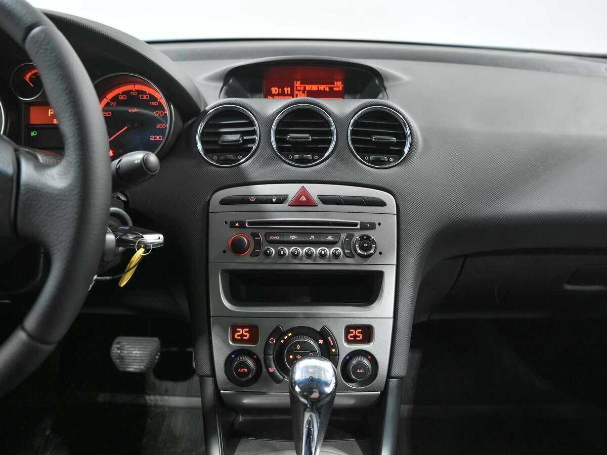 Peugeot 408 с пробегом — 2012 год. Фото: #7