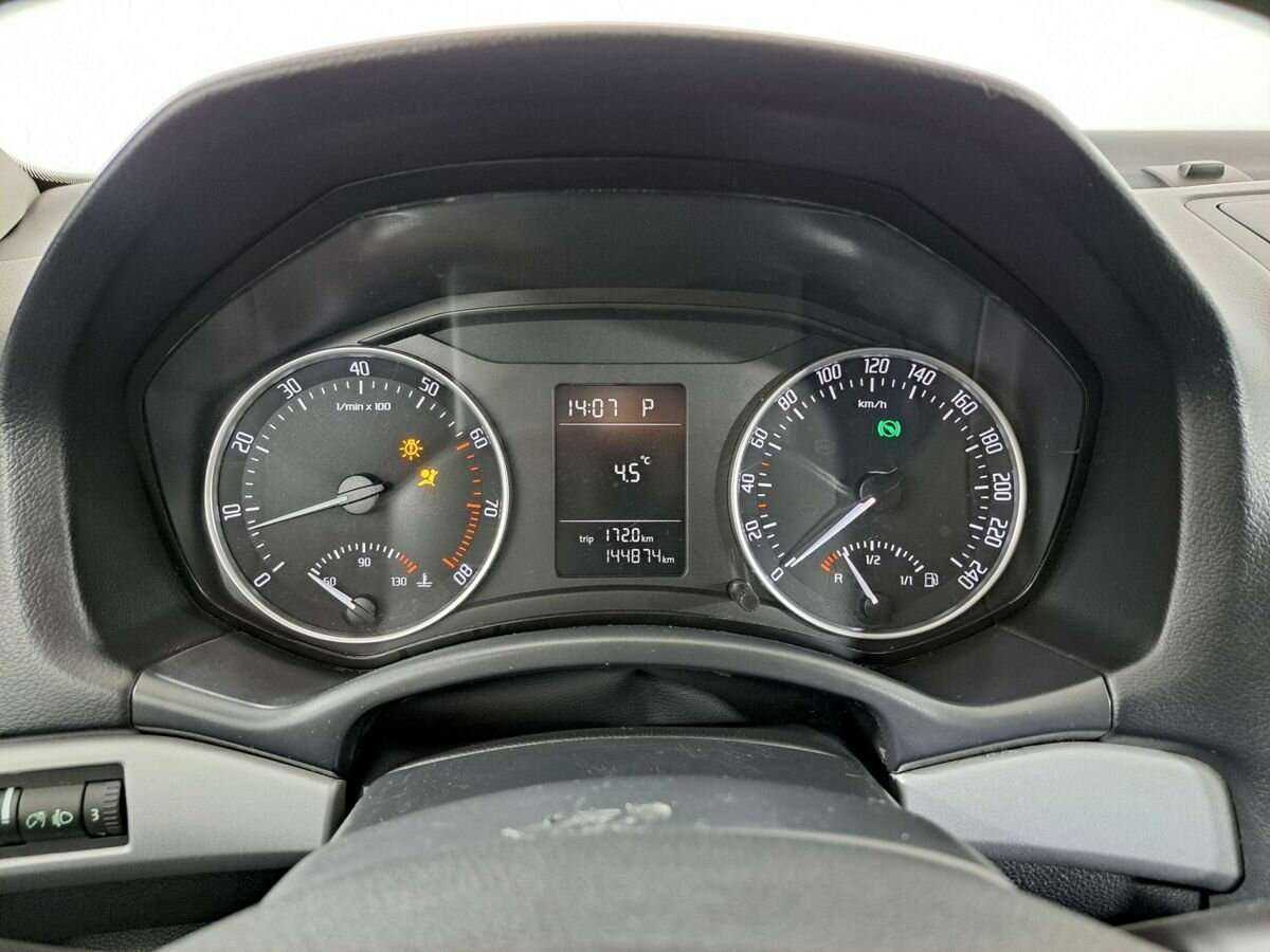 Skoda Octavia с пробегом — 2012 год. Фото: #8