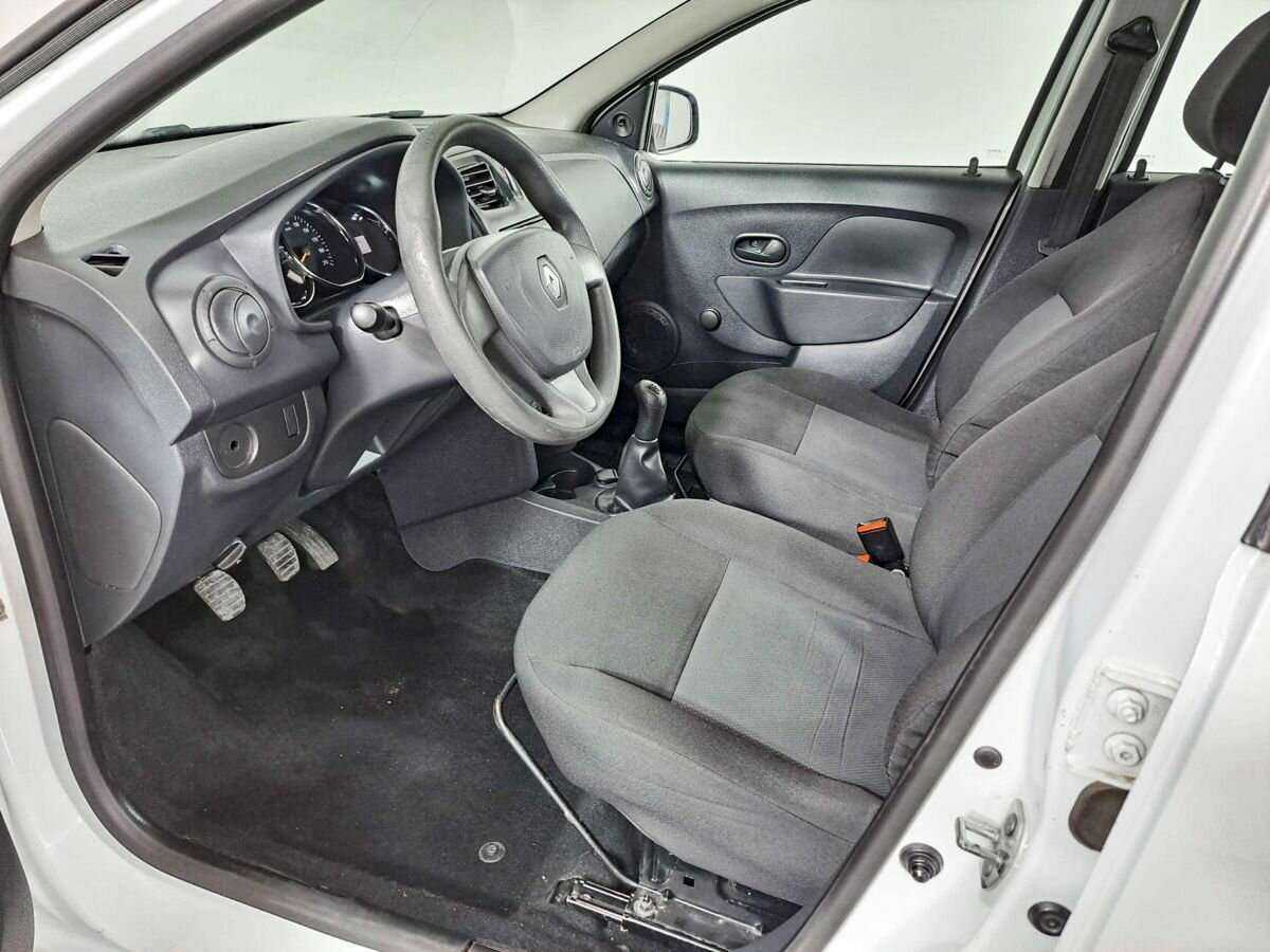 Renault Logan с пробегом — 2016 год. Фото: #15