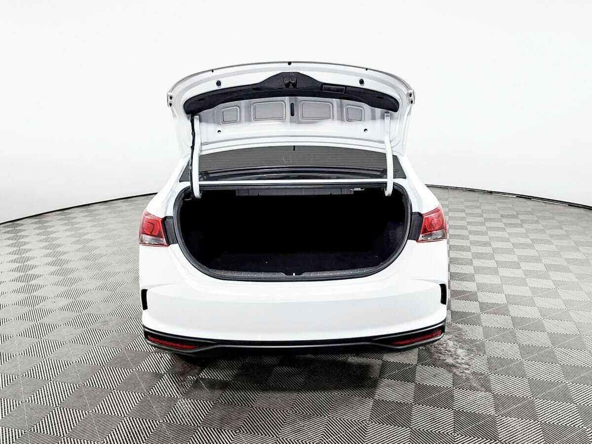 Hyundai Solaris с пробегом — 2021 год. Фото: #9