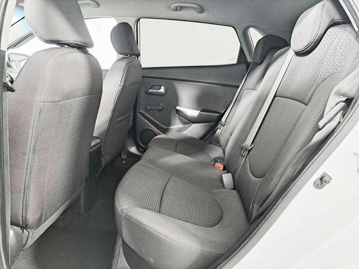 Kia Rio с пробегом — 2014 год. Фото: #9