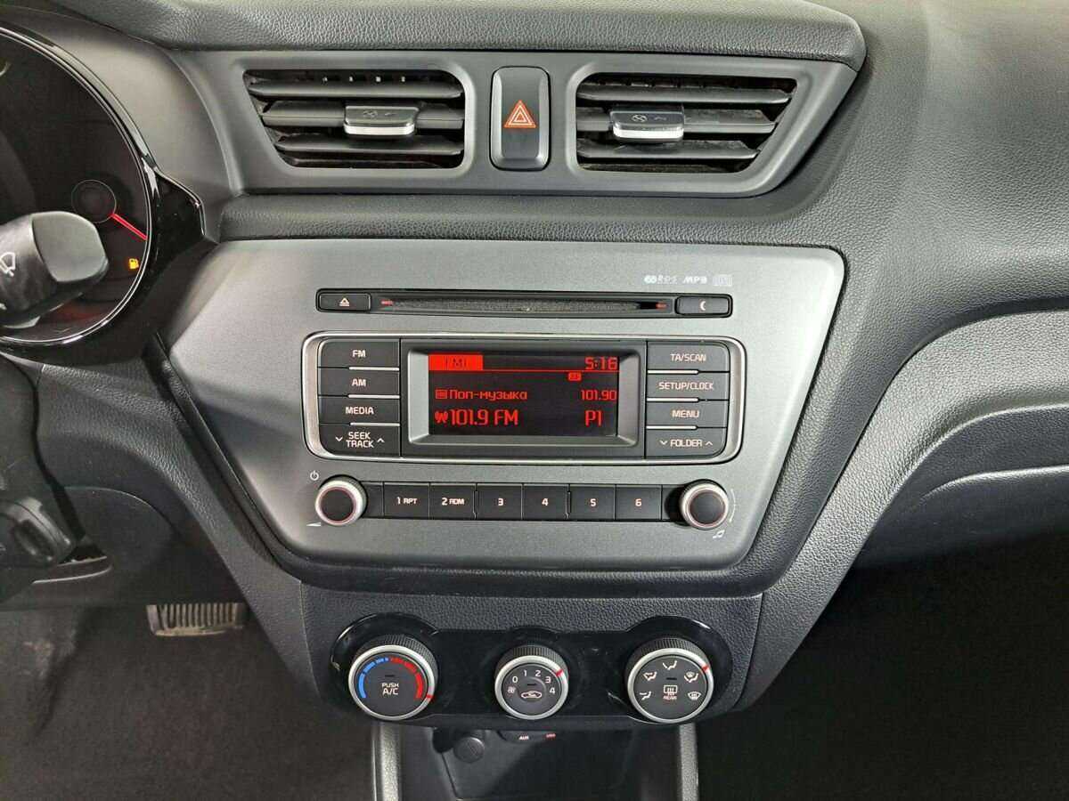 Kia Rio с пробегом — 2015 год. Фото: #12