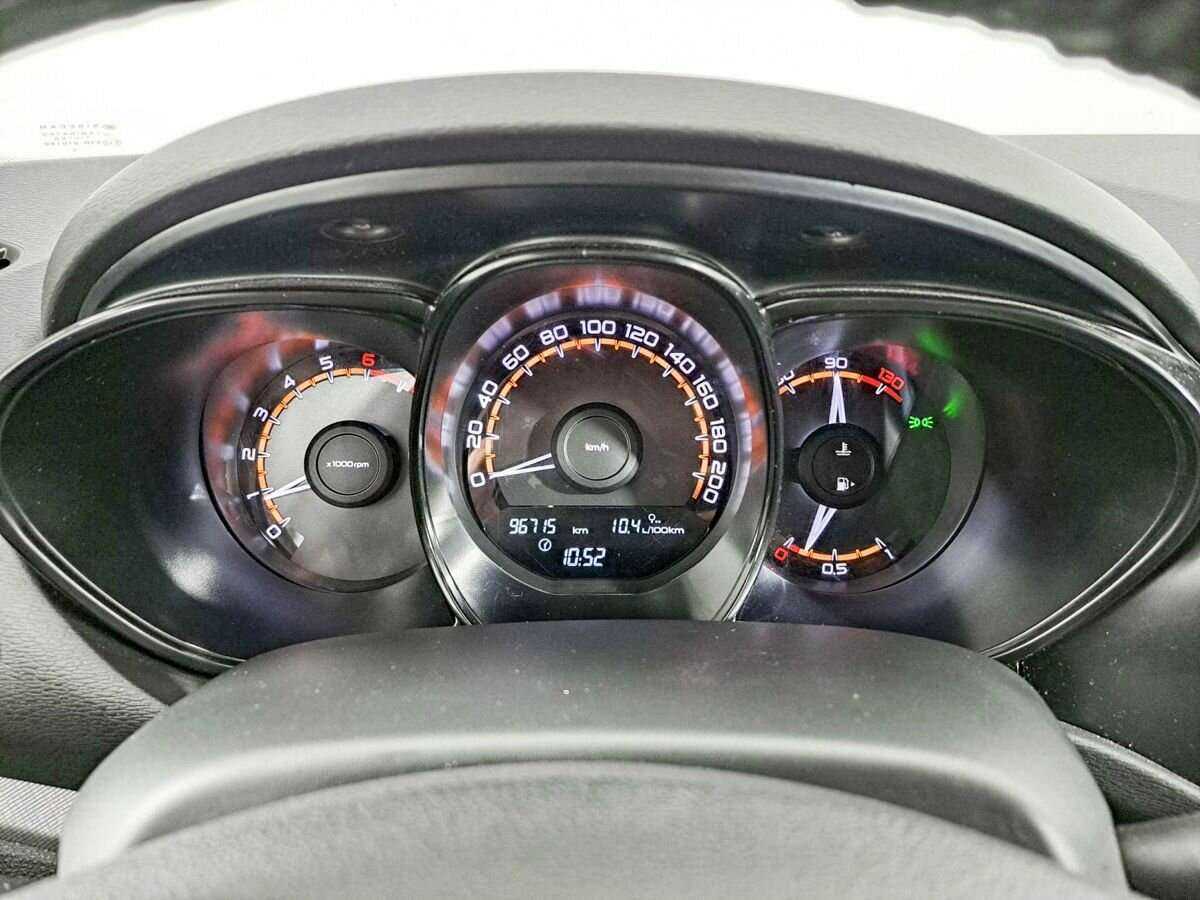 Lada (ВАЗ) Vesta с пробегом — 2020 год. Фото: #11