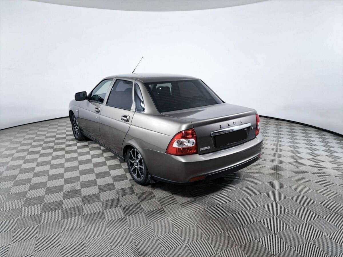 Lada (ВАЗ) Priora с пробегом — 2017 год. Фото: #6