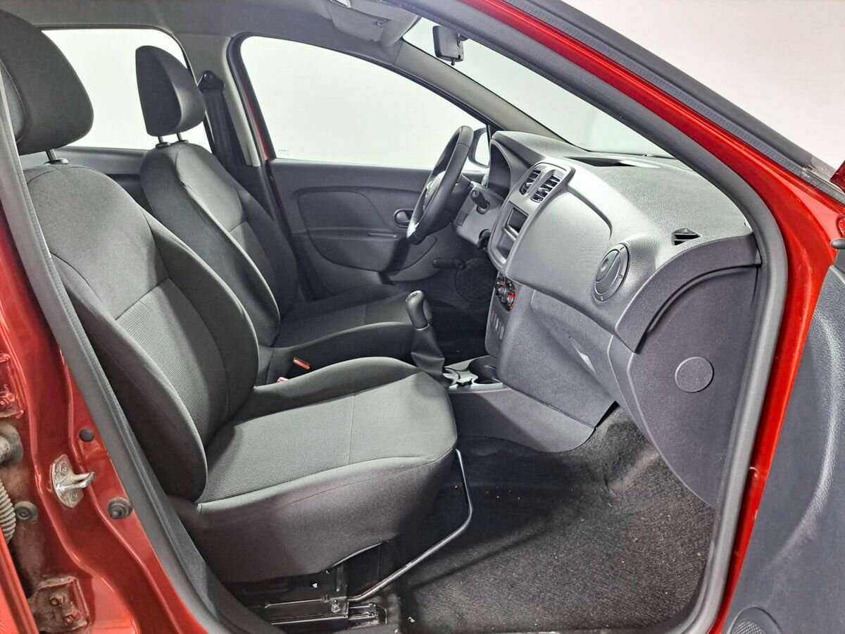 Renault Logan с пробегом — 2019 год. Фото: #8