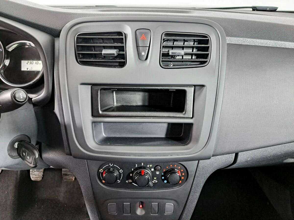 Renault Logan с пробегом — 2019 год. Фото: #12